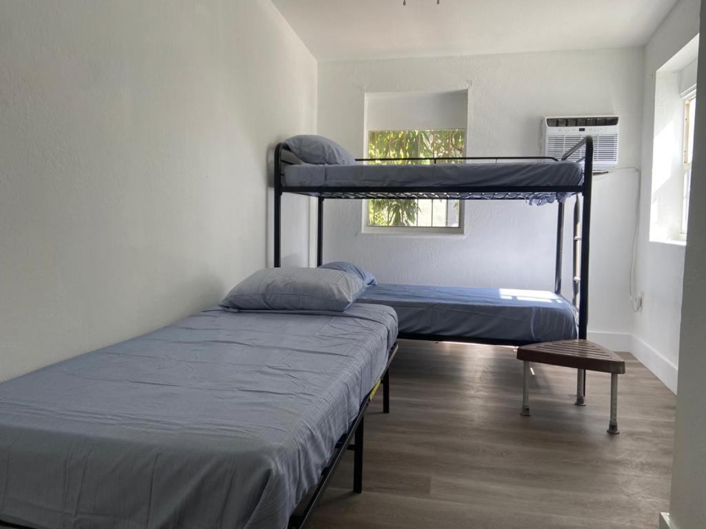 Eco-Shared Wynwood Hostel Miami Exterior photo